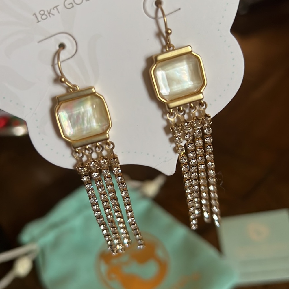 Spartina evening swing oyster shell gold earrings